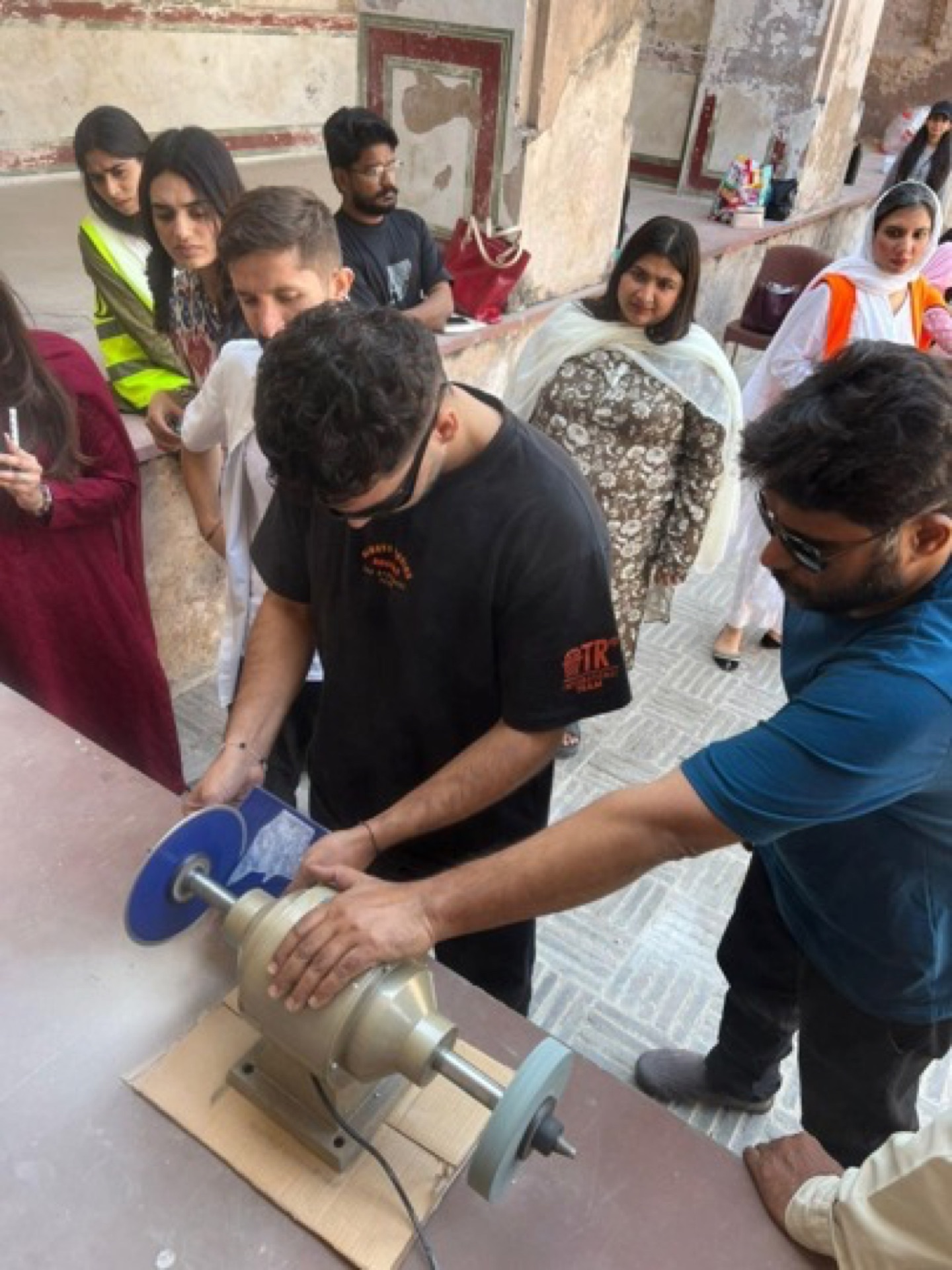 Field demonstration at Kala Burj, Lahore Fort: capturing and interpreting infrared images of wall paintings.